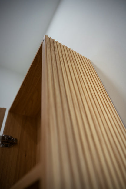 BALI natural oak wavy vertical pattern detail