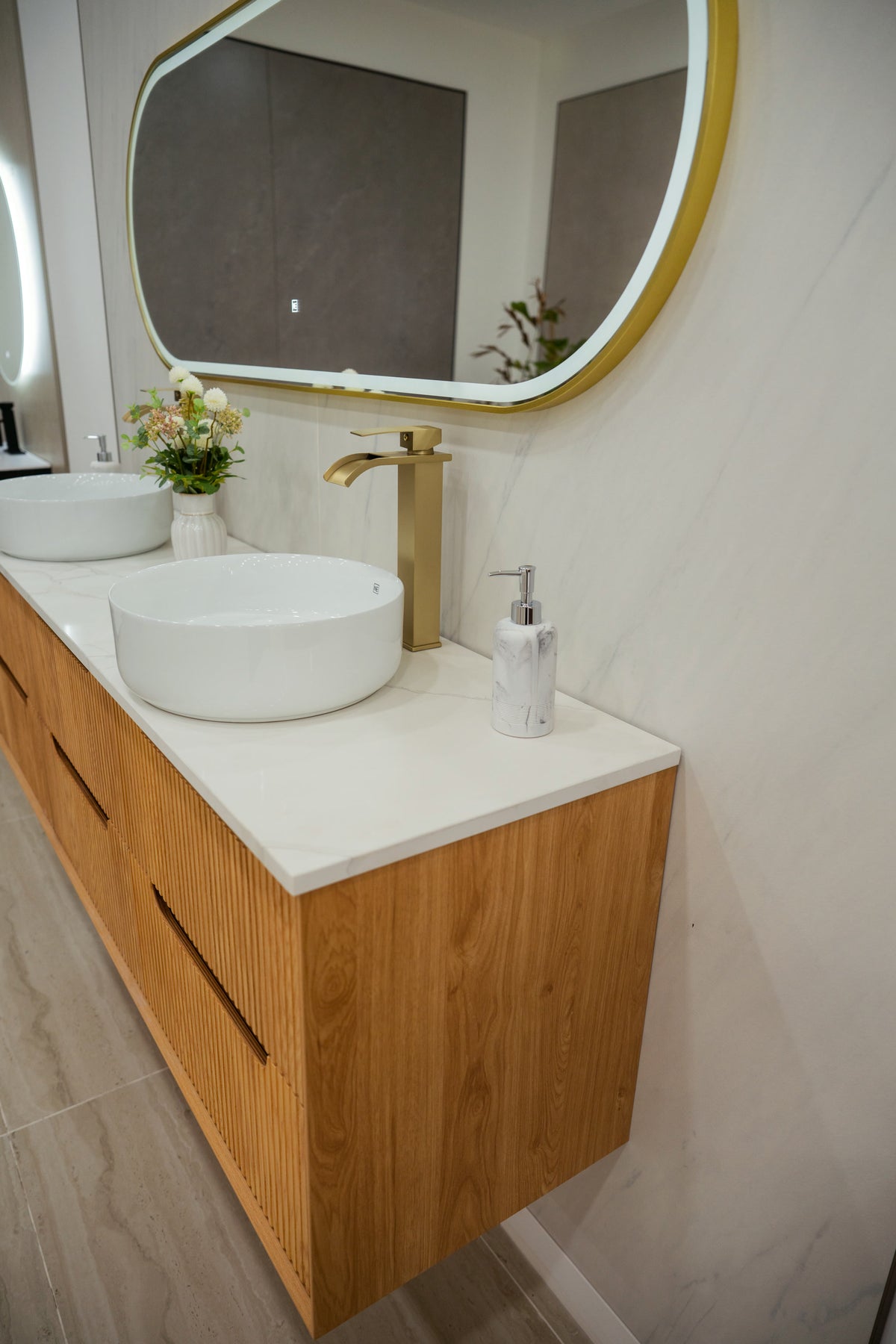 MALDIVES quartz countertop with two glossy ceramic basins