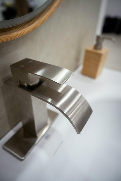 TULUM matte white sink and oak countertop edge detail